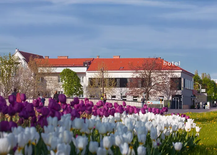 Strandhotel Alte Donau Vienna